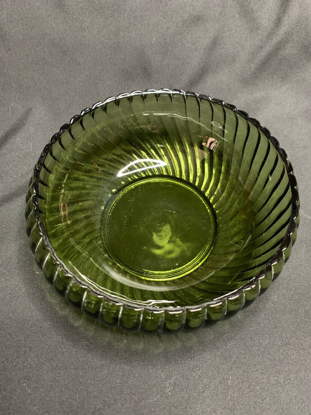 Vintage 1960s E.O. Brody M2000 Green Glass Ribbed Scalloped Bowl USA